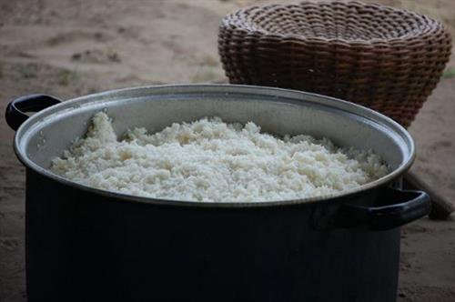 Image of a large pot of cooked rice