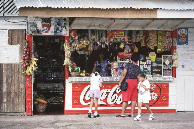 IP-USA Rice Conducts Market Research in El Salvador-170131 A small local shop in El Salvador