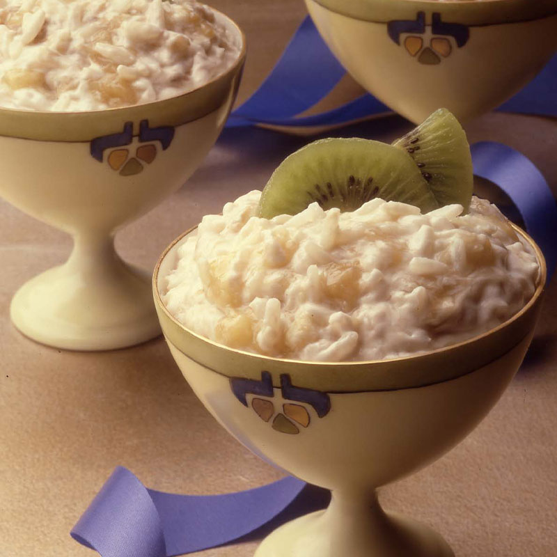 Banana Kiwi Pudding Side profile of two cups filled with Banana Kiwi Pudding.