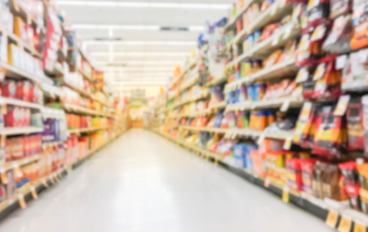 Grocery store aisle, out of focus photo