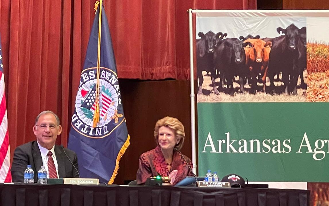 Senate-Ag-Cmte-Hearing, Senators Boozman-&-Stabenow on stage