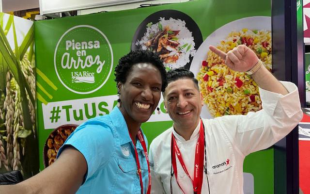 Chilean-Trade-Show,-Ashia Grigsby-&-Aramark-Chef in USAR booth