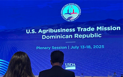 USDA Trade Mission to Dominican Republic, title slide at podium