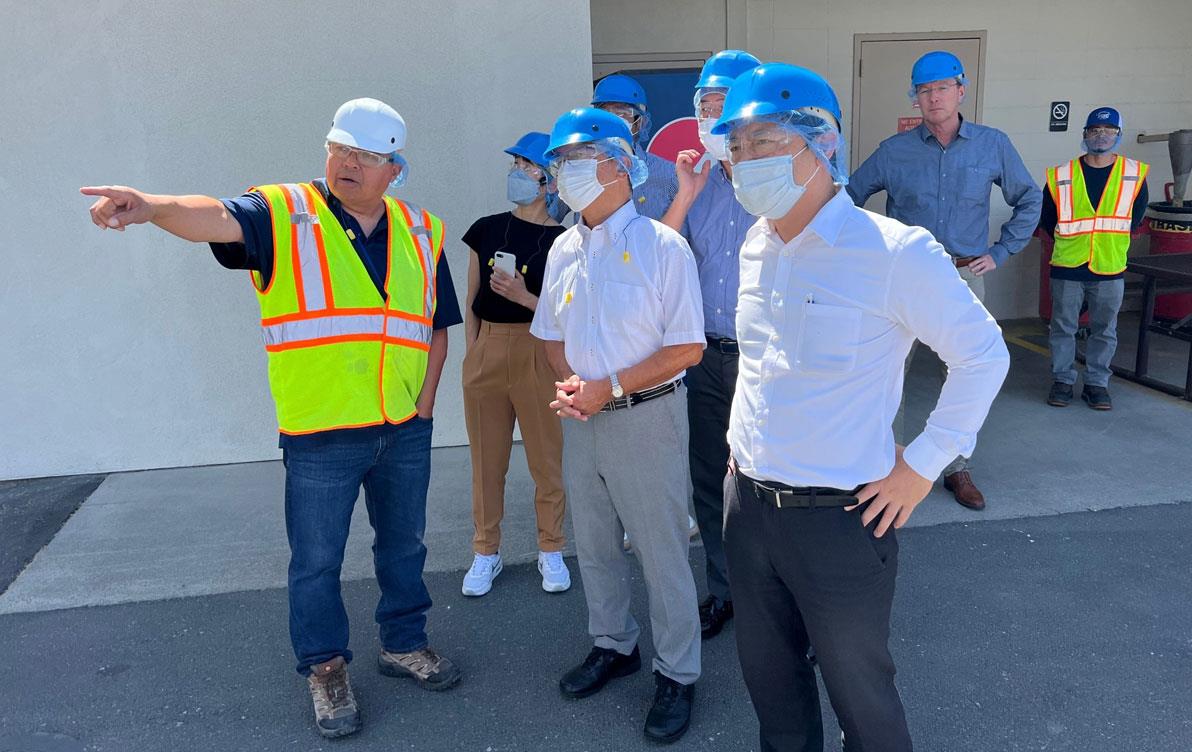 Japanese delegation on a U.S. factory tour