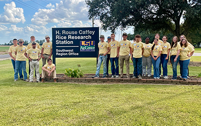 Growing Rice Careers seminar, group shot at Rice Research Station sign