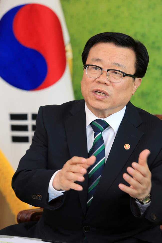ip-sokorea-minister-of-ag-lee-dongphil-160203