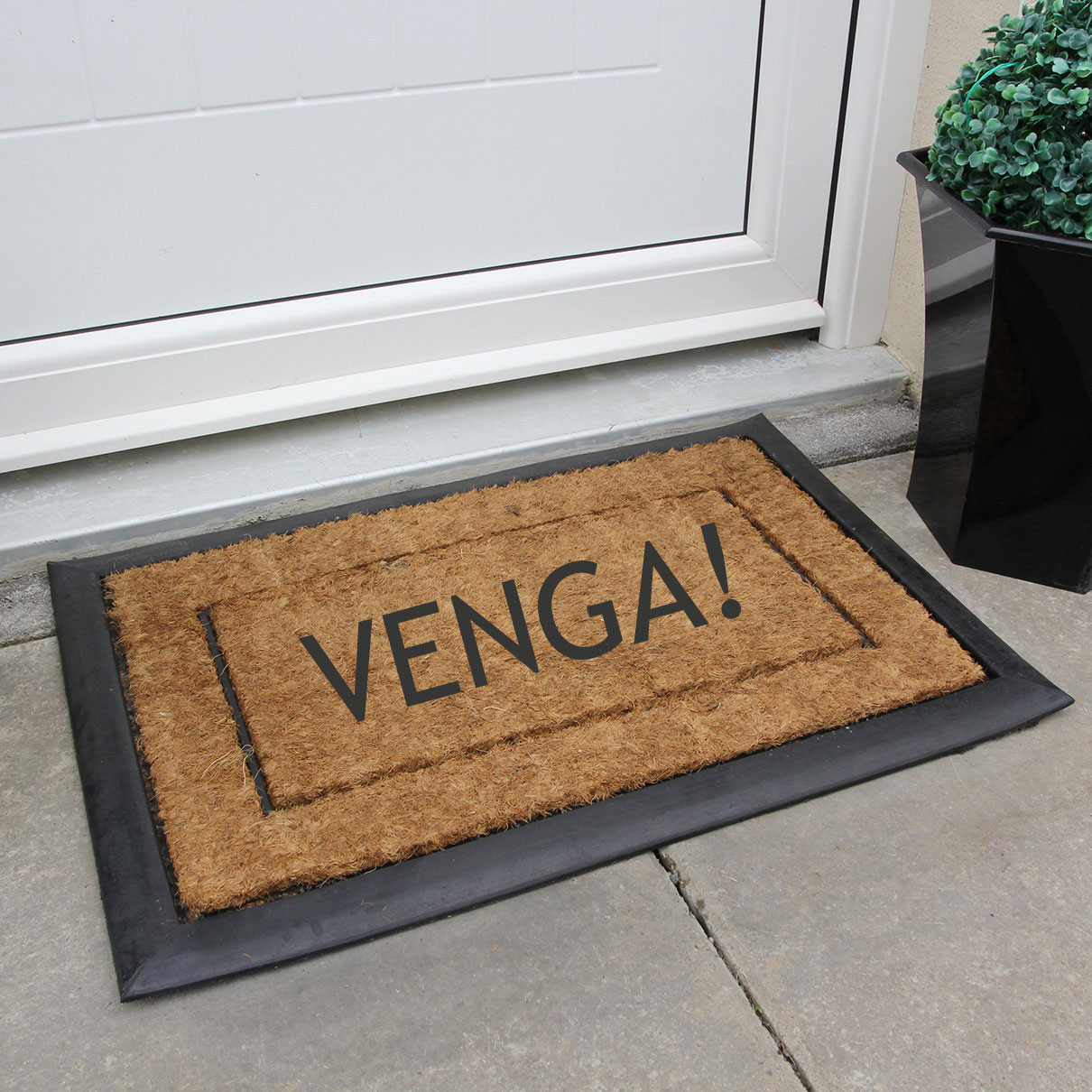 Doormat that says Venga!