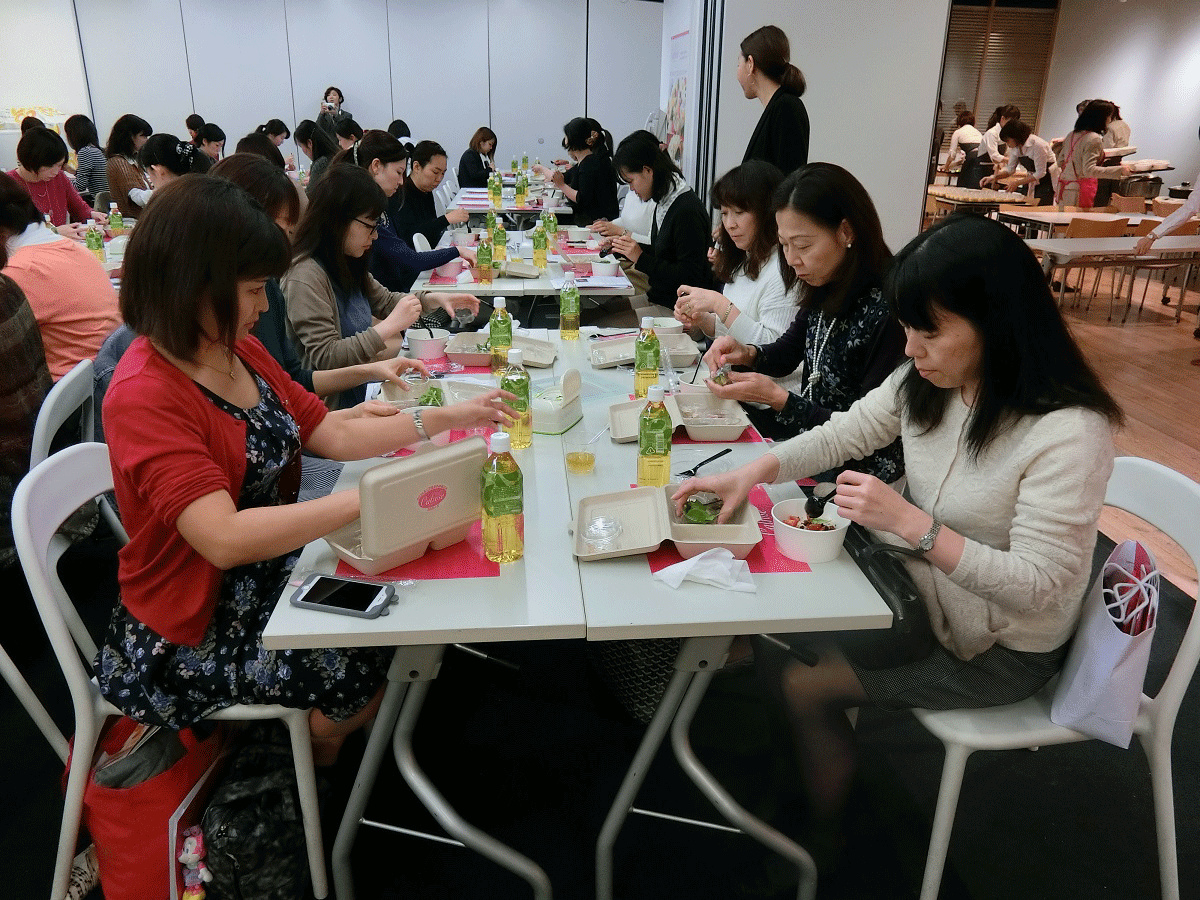 IP-Yummy-san-Cooking-Demo-151124