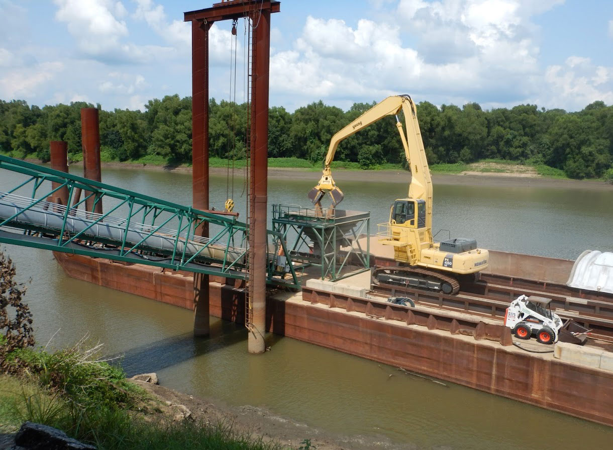 ITP.w-Loading-Rice-on-Arkansas-River-170818